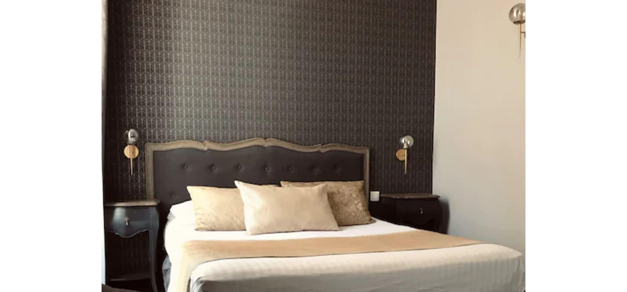 Des Augustins Hotel 3*