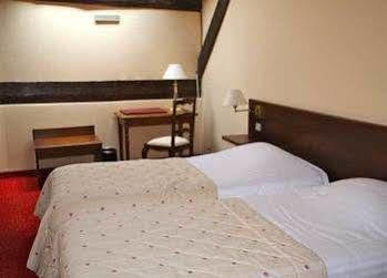 Des Augustins 3*