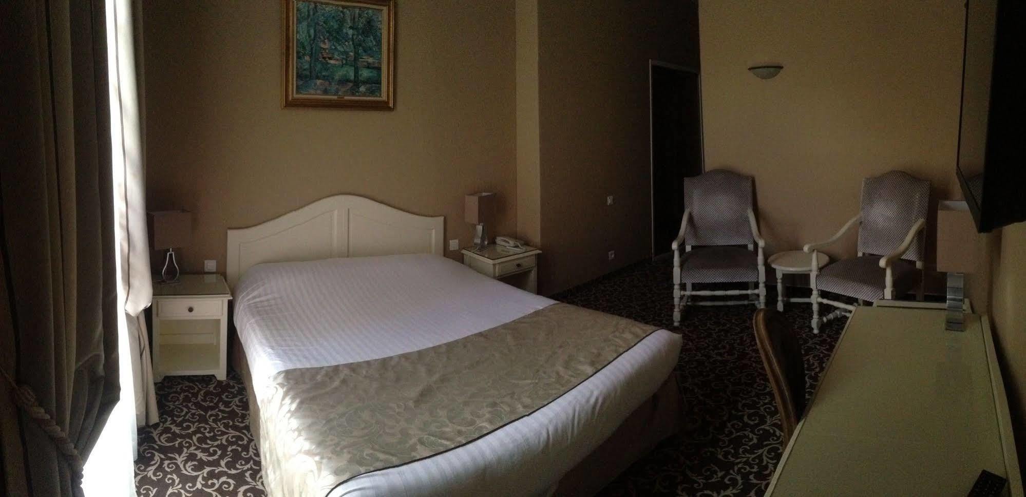 Hotel Des Augustins 3*