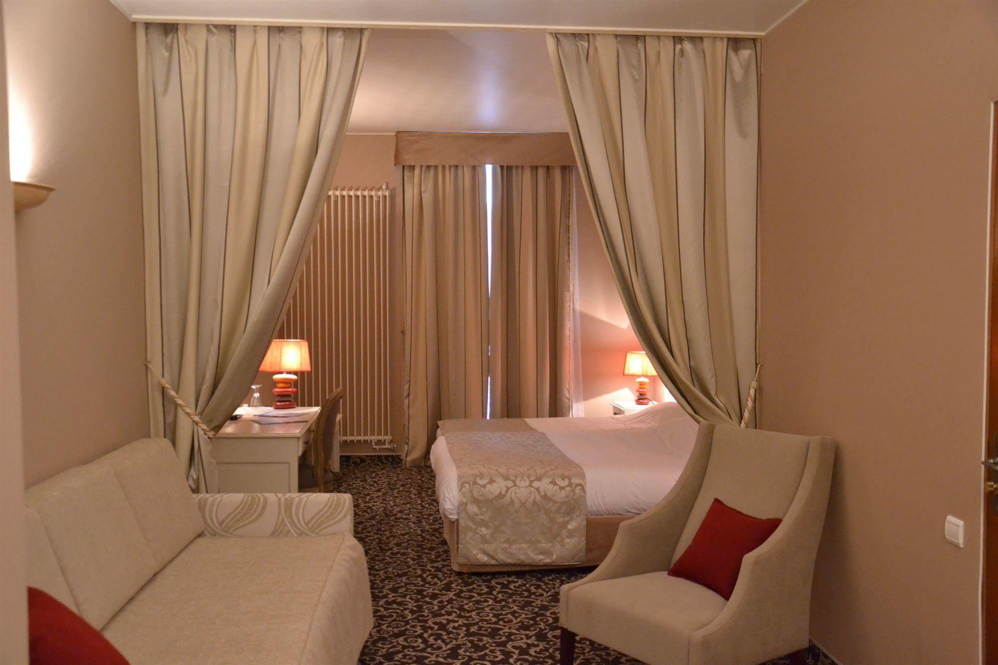 Des Augustins Hotel